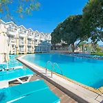 Grand Emir & Hotel 4*