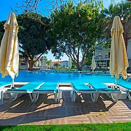 Hotel Grand Emir &
