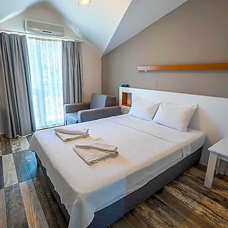 Hotel Grand Emir & 4*
